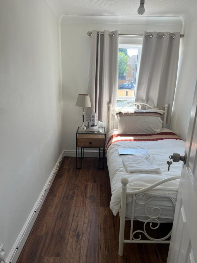 Fellowes Garden Peterborough Luaran gambar